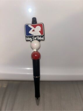 Hoy Se Bebe! Beaded Black Pen